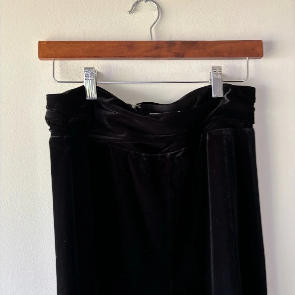 Lovers + Friends black velvet‎ long tall wide leg pants size L Tall